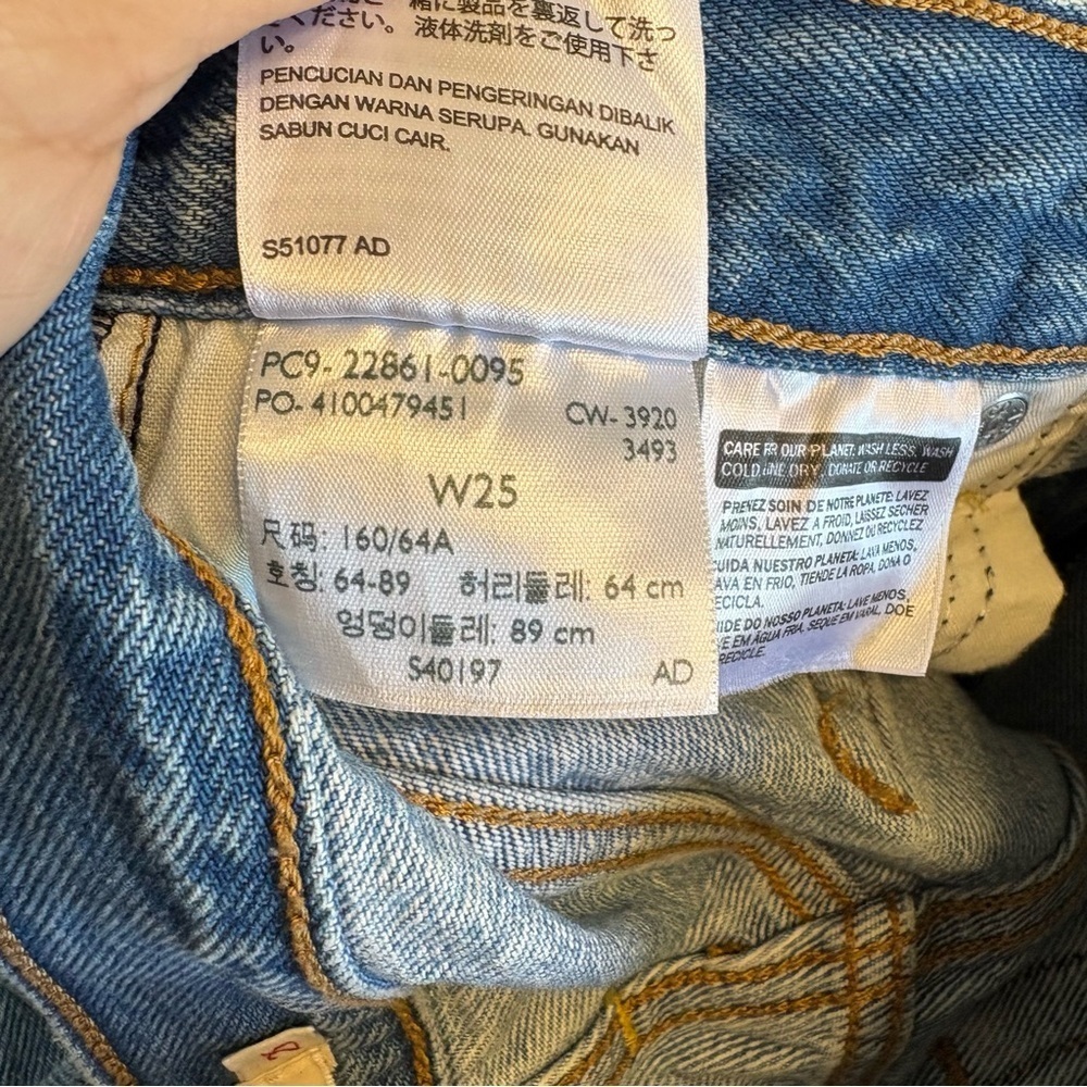 Levi’s Wedgie Straight Leg Jeans Space To Think Medium Wash 25 Casual Mom - Picture 13 of 14